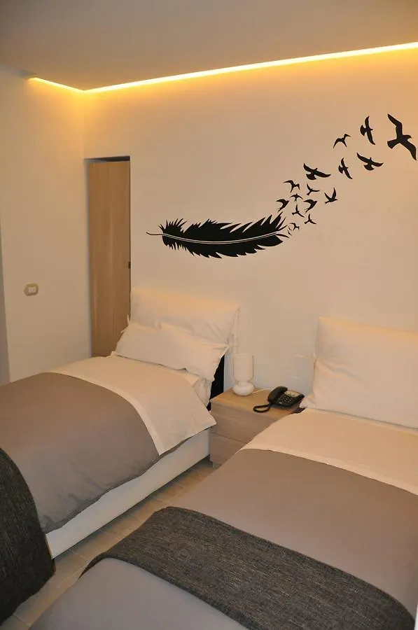 B&B Chiaia 216 Naples 2*,